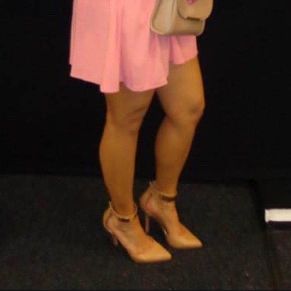 Vintage Fergie Nude Pointy Toe Heels Gold Ankle Strap - Picture 8 of 9